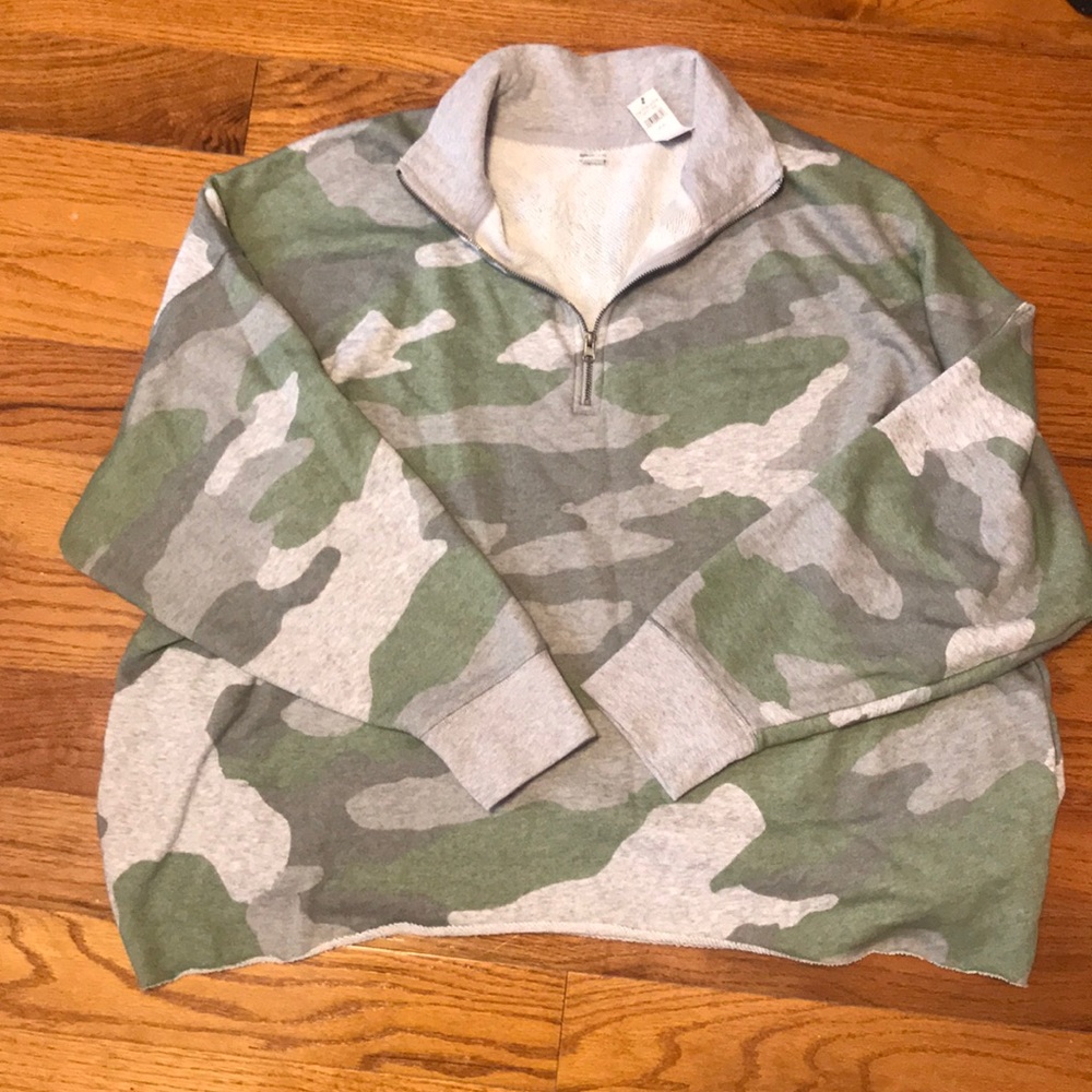 NWT Camo American Eagle Sweatshirt
